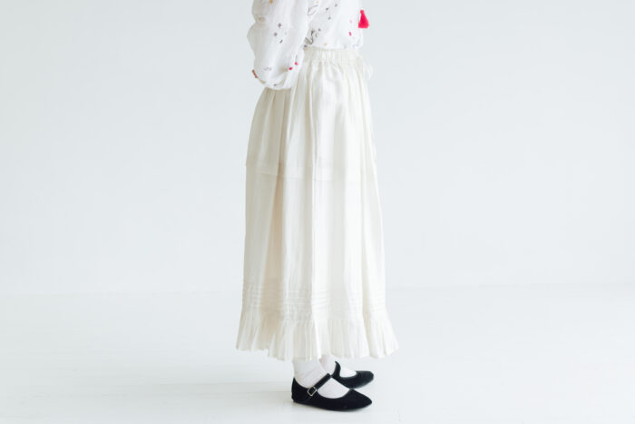 BN2302 Gather Tuck Skirt  B.White 2