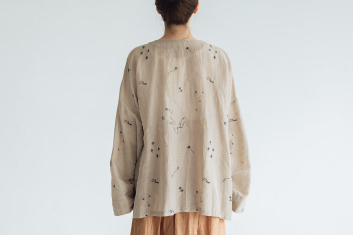 BN2589 Embroidery Wide Pullover beige 3