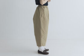 TAFFETA GUM PANTS beige 2