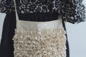 H.C.C FRILL SHOULDER BAG natural 3