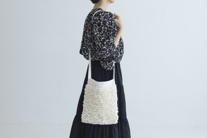 H.C.C FRILL SHOULDER BAG white 1