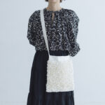H.C.C FRILL SHOULDER BAG white