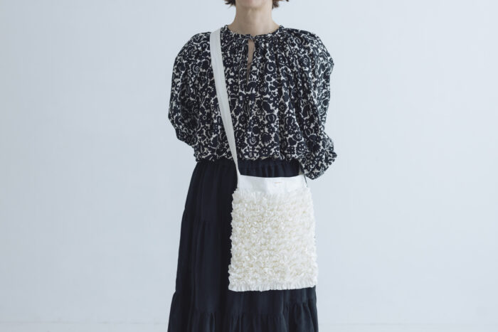 H.C.C FRILL SHOULDER BAG white 2