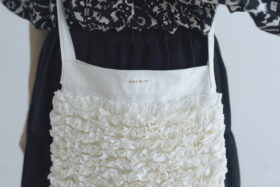 H.C.C FRILL SHOULDER BAG white 3