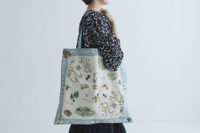BROWN BEARS PANEL TOTE BAG 2