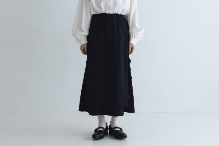 予約 R305 JOU JOU APRON SKIRT black  9月中〜9月末 1