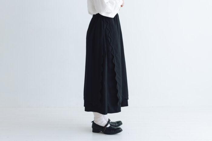 予約 R305 JOU JOU APRON SKIRT black  9月中〜9月末 2
