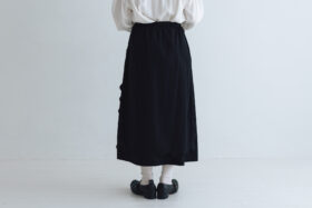予約 R305 JOU JOU APRON SKIRT black  9月中〜9月末 3