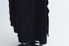 予約 R305 JOU JOU APRON SKIRT black  9月中〜9月末 4