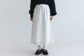 予約 R305 JOU JOU APRON SKIRT white  9月中〜9月末 1