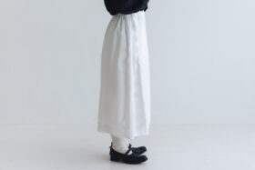 予約 R305 JOU JOU APRON SKIRT white  9月中〜9月末 2