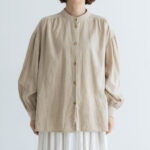 予約 R321 CAMILLE BAND COLLER SHIRT natural  10月末〜11月初