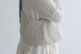 予約 G1125 BACK CROSS FILLING VEST  kinari  10月中〜10月末 4