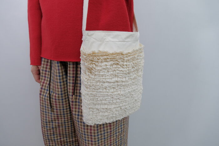 No.7993 H.C.C FRILL SHOULDER BAG Ivory 2-4月 3