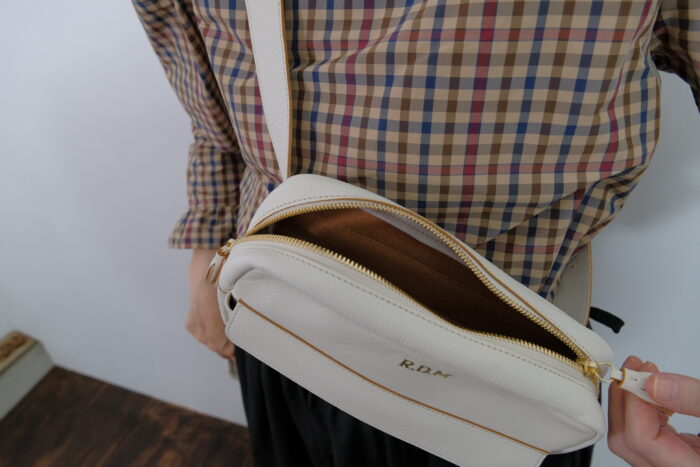 No.7903  BODY BAG off white 2-4月 3