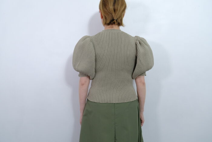 No.7994  LILIAN YARN PUFF SLEEVE CARDIGAN beige  2-4月 3