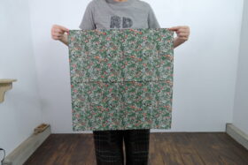 No.7881  WILD BERRY FIELD LAWN BANDANA 2-4月 3