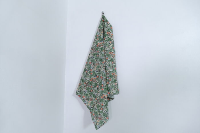 No.7881  WILD BERRY FIELD LAWN BANDANA 2-4月 4