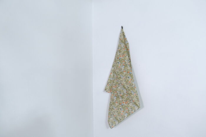 No.7881  WILD BERRY FIELD LAWN BANDANA 2-4月 2