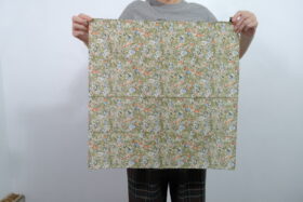 No.7881  WILD BERRY FIELD LAWN BANDANA 2-4月 1