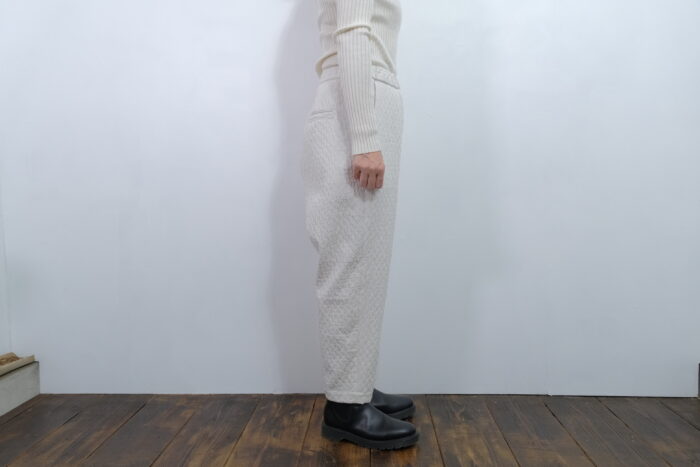 No.7935  MATELASSE SARROUEL TAPERED GUM PANTS 2-4月 2