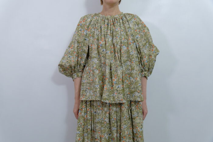 No.7877  WILD BERRY FIELD LAWN GATHER SMOCK 2-4月 1