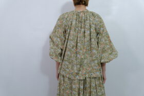No.7877  WILD BERRY FIELD LAWN GATHER SMOCK 2-4月 3