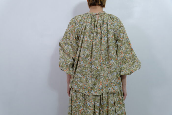 No.7877  WILD BERRY FIELD LAWN GATHER SMOCK 2-4月 3
