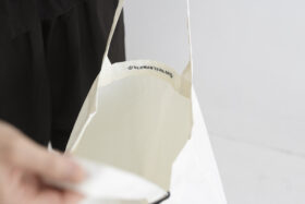 OMT PRINT BAG off white 4