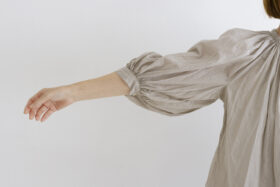 GARMENT DYE LAWN GATHER SMOCK gray 4