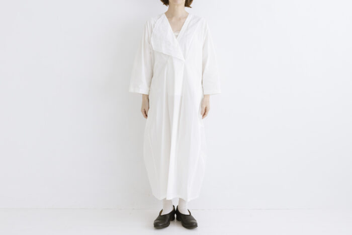 風景：刺繍襟ダーツドレス off white 1