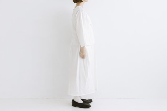 風景：刺繍襟ダーツドレス off white 2