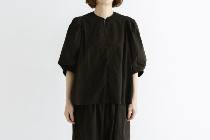 G.D.T BIG BALLOON SLEEVE BLOUSE black 1