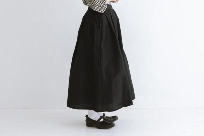 C/PE.T TUCK LONG SKIRT black 2