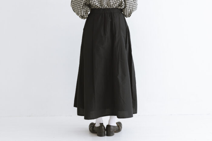 C/PE.T TUCK LONG SKIRT black 3