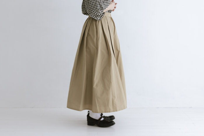 C/PE.T TUCK LONG SKIRT beige 2