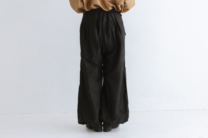 BN 2553 Tuck Gather Ballon PantsPants black 3