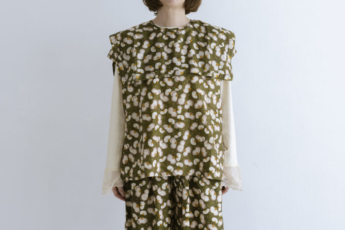 BN 2562 Embroidery Sailor Gillet olive 1