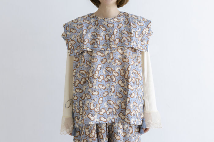 BN 2562 Embroidery Sailor Gillet dull blue 1