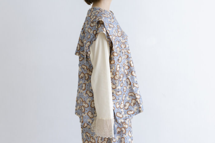 BN 2562 Embroidery Sailor Gillet dull blue 2