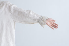 予約 G1160 ameri ANTIQUE FRILL BLOUSE royal white 3月初〜4月初 4 予約 G1160 ameri ANTIQUE FRILL BLOUSE royal white 3月初〜4月初 4