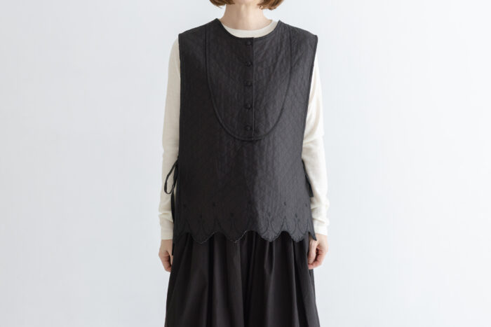 予約 G1150 ANTIQUE SCALLOPPED QUILT GILET black 2月中〜3月中 1