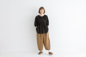 予約 R368 WRINKLE STRING BLOUSE  noir 5月末〜6月末 6