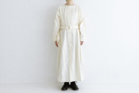 静謐：ダーツドレス off white 1