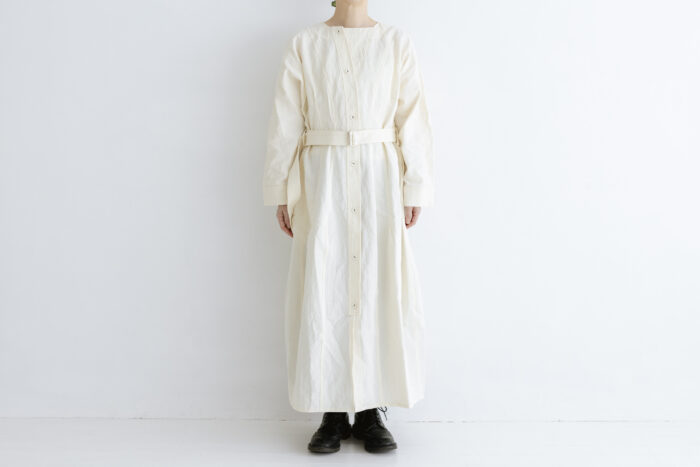 静謐：ダーツドレス off white 1