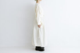 静謐：ダーツドレス off white 2