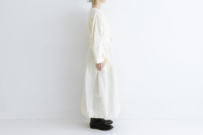 静謐：ダーツドレス off white 2