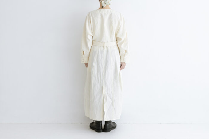 静謐：ダーツドレス off white 3