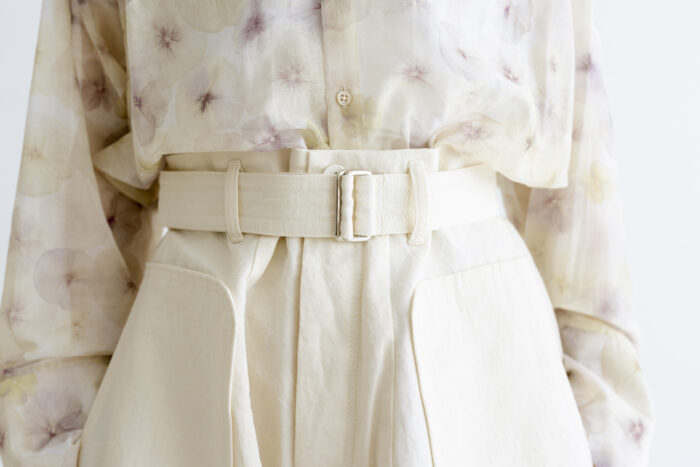 静謐：ダーツカーゴパンツ off white 4