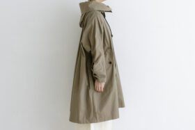 郊外：フーデッドコート moss kahki 2